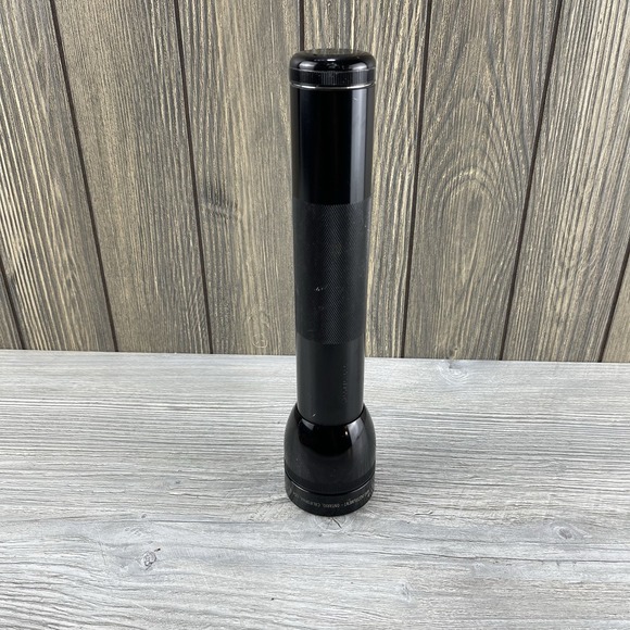 Vtg 10" Mag Lite Instrument 3D Cell Flashlight Ontario CA With Extra Light Bulb - Picture 4 of 16